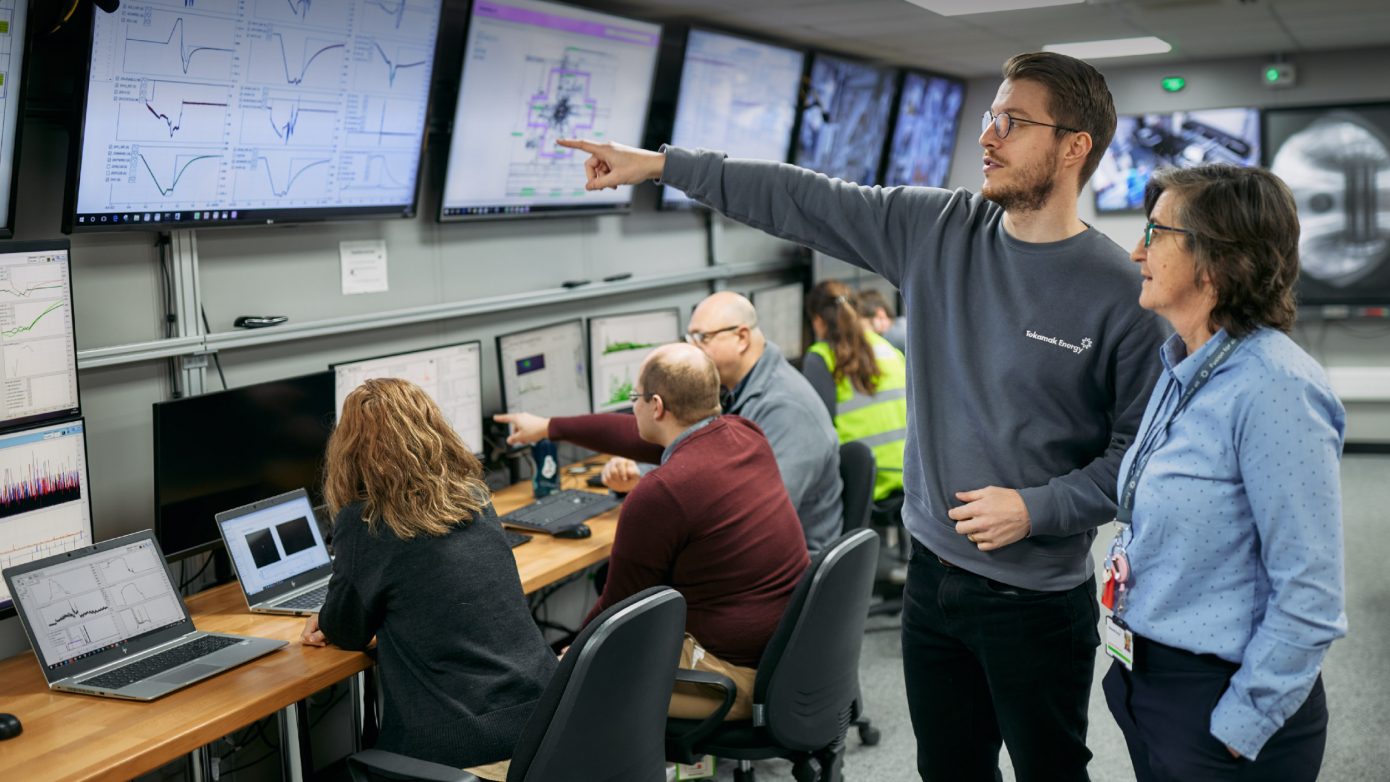 Tokamak Energy ST40 compact spherical tokamak control room